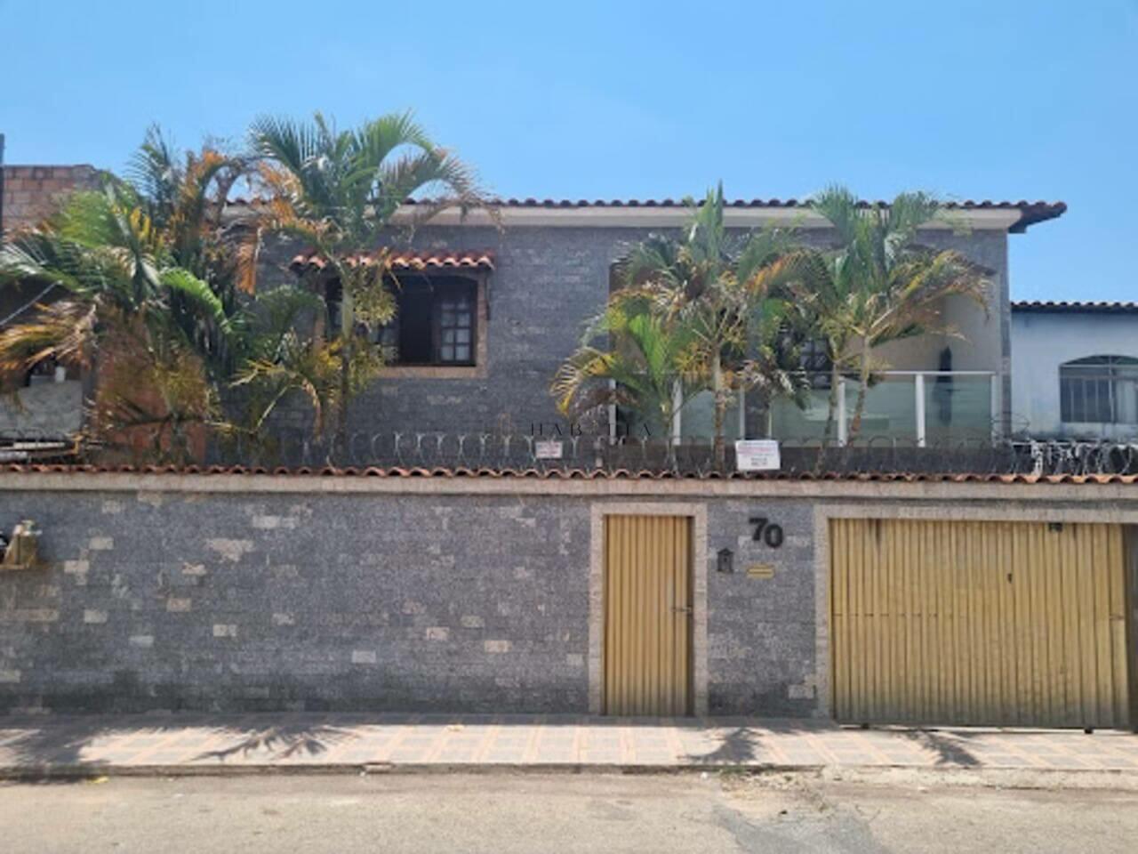 Casa com 5 dormitórios à venda, 320 m² - Resplendor - Igarapé/MG